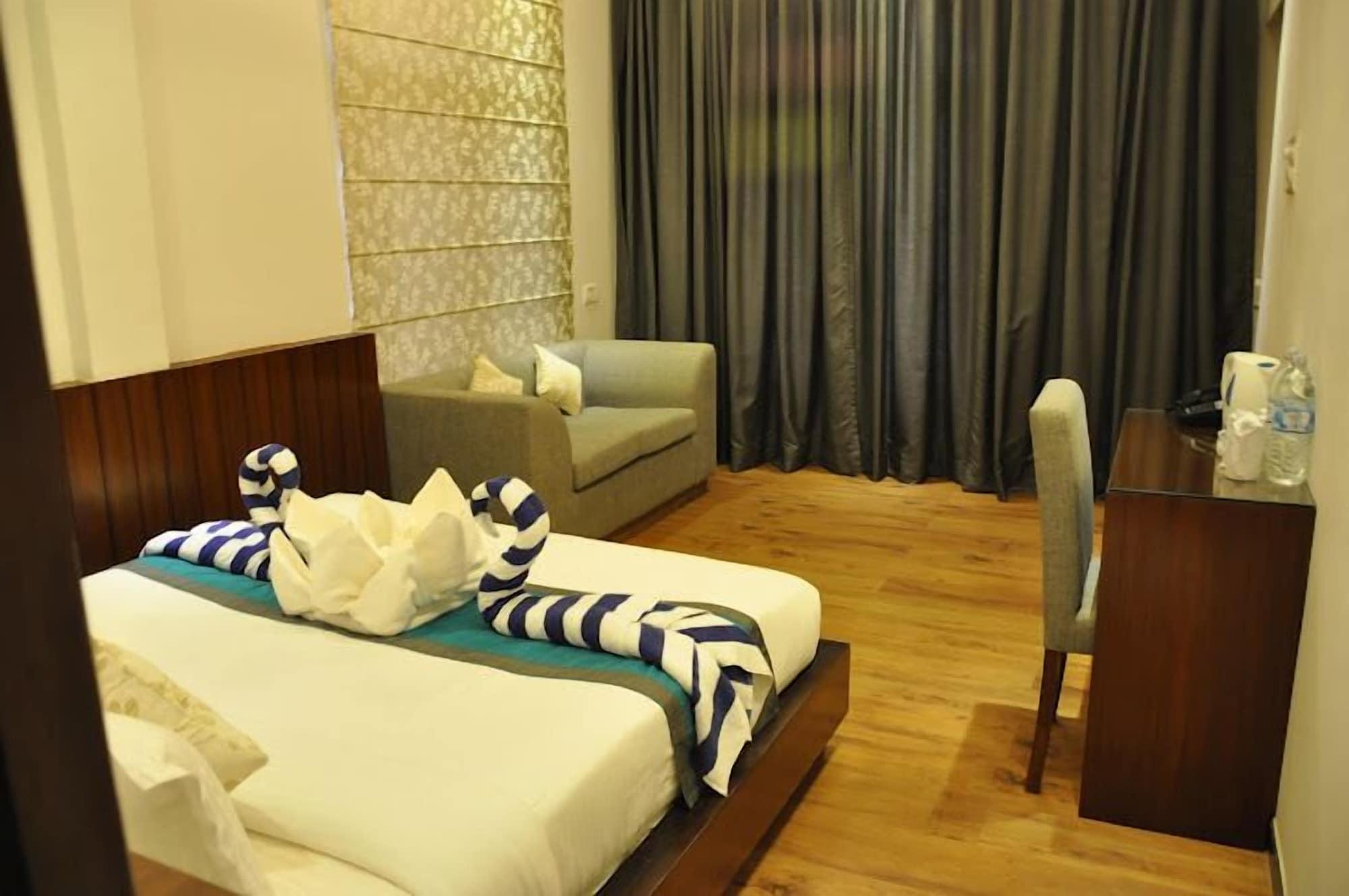 Sukhmantra Resort & Spa Candolim Exterior photo